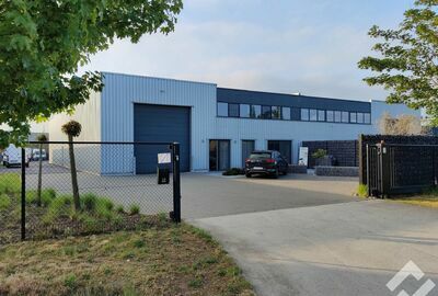 Industrieel gebouw te huur in Lommel