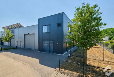 Industrieel gebouw te koop in Lommel