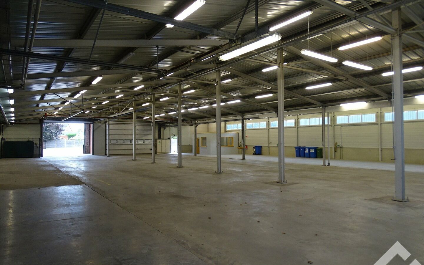 Gebouw voor gemengd gebruik te huur in Dessel