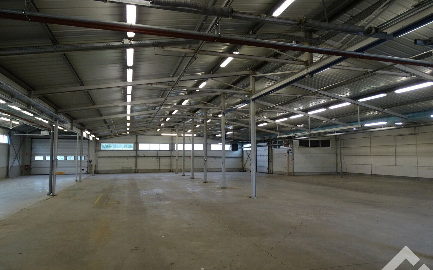 Gebouw voor gemengd gebruik te huur in Dessel