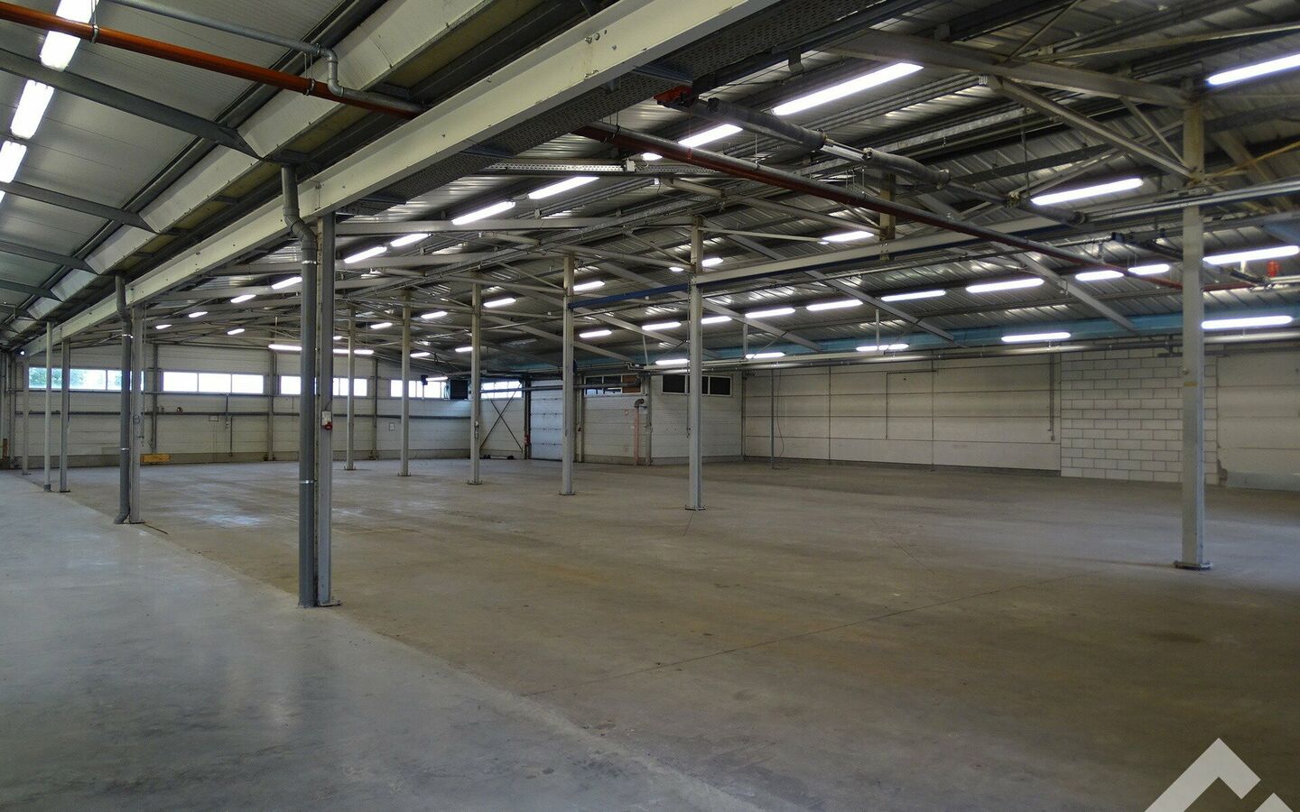 Gebouw voor gemengd gebruik te huur in Dessel
