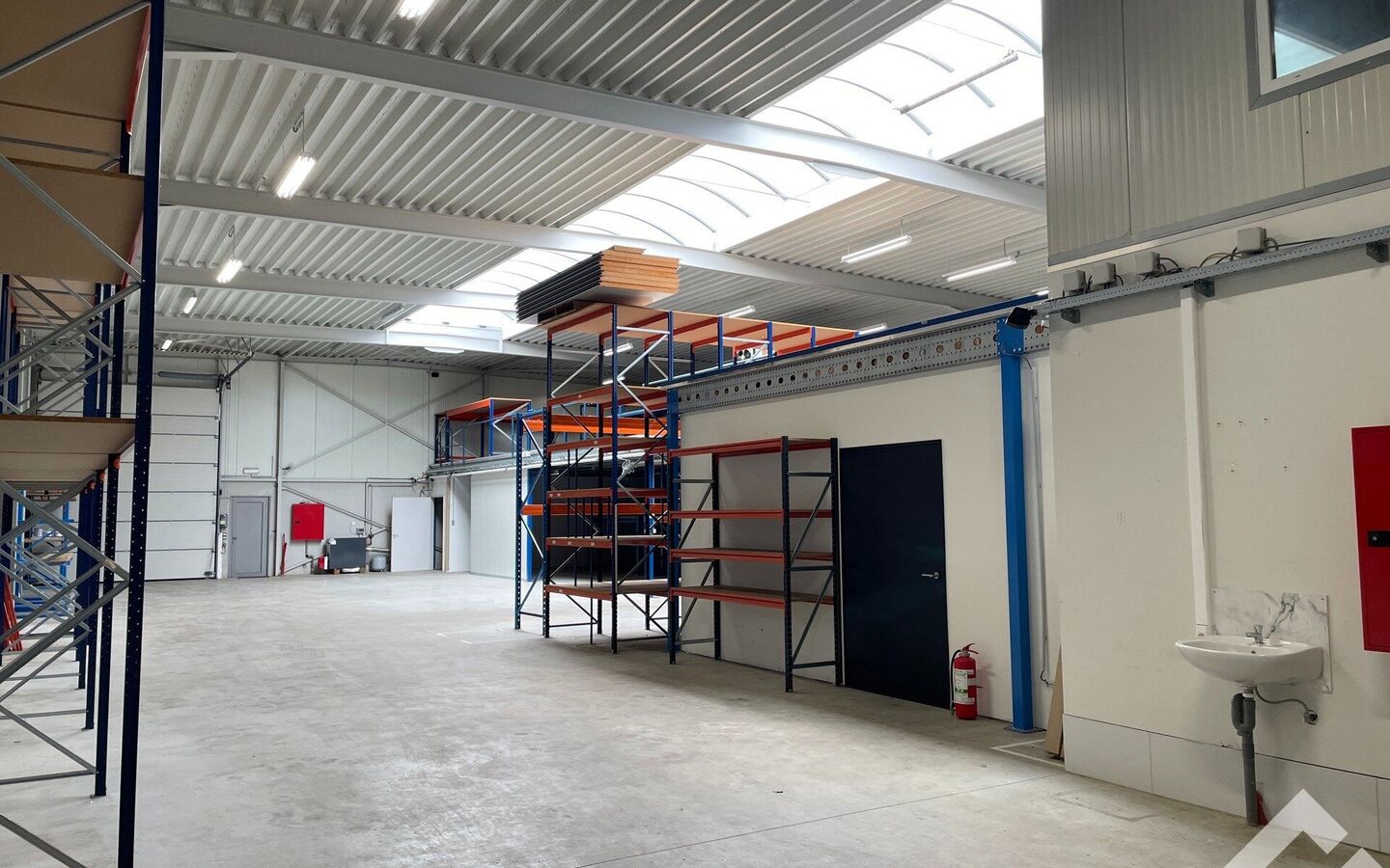 Gebouw voor gemengd gebruik te huur in Overpelt