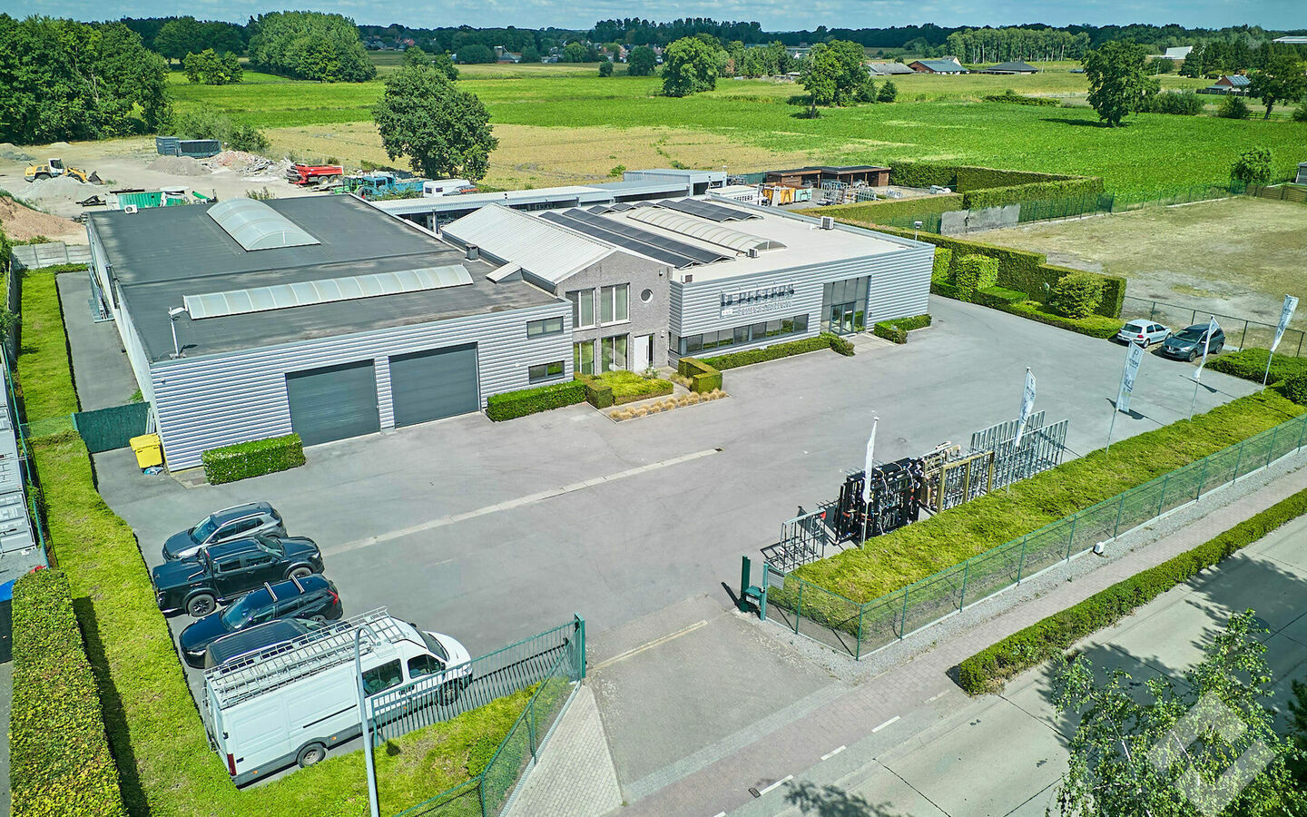 Gebouw voor gemengd gebruik te koop in Dessel