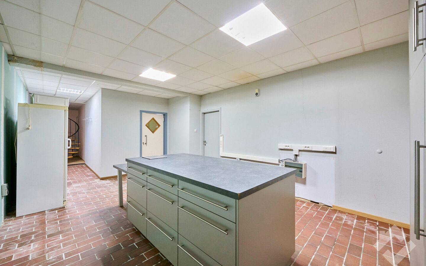 Gebouw voor gemengd gebruik te koop in Kinrooi