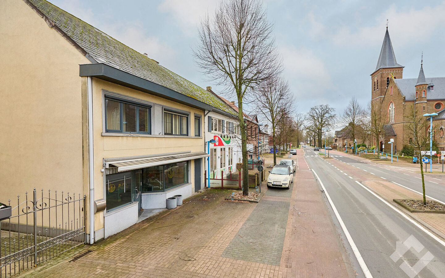 Gebouw voor gemengd gebruik te koop in Kinrooi