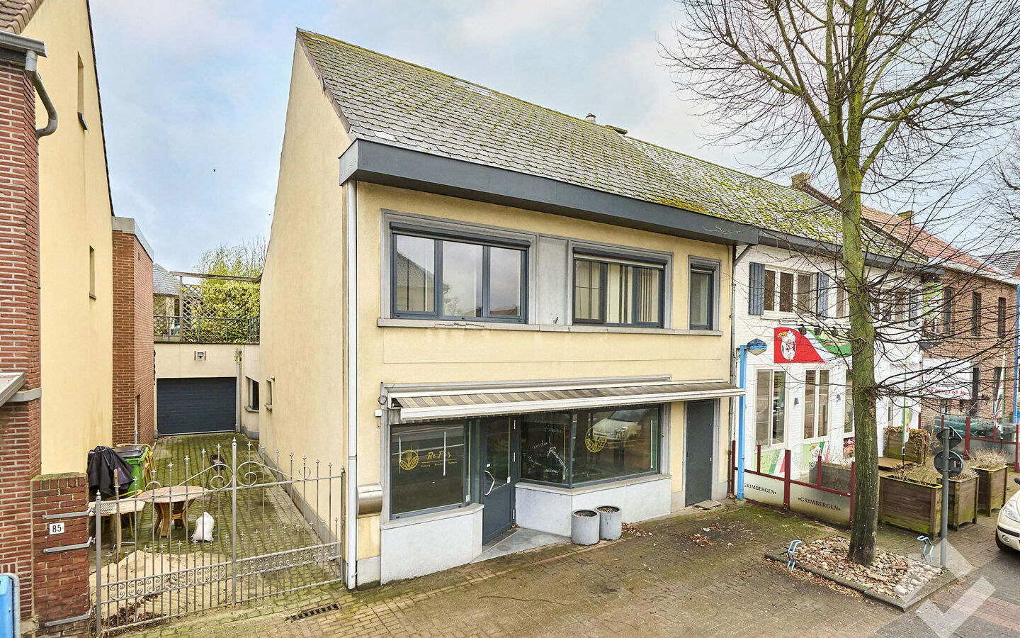 Gebouw voor gemengd gebruik te koop in Kinrooi