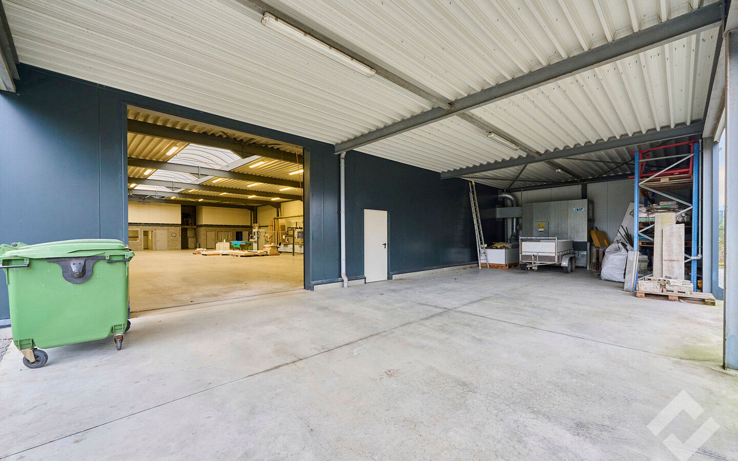 Gebouw voor gemengd gebruik te koop in Lommel