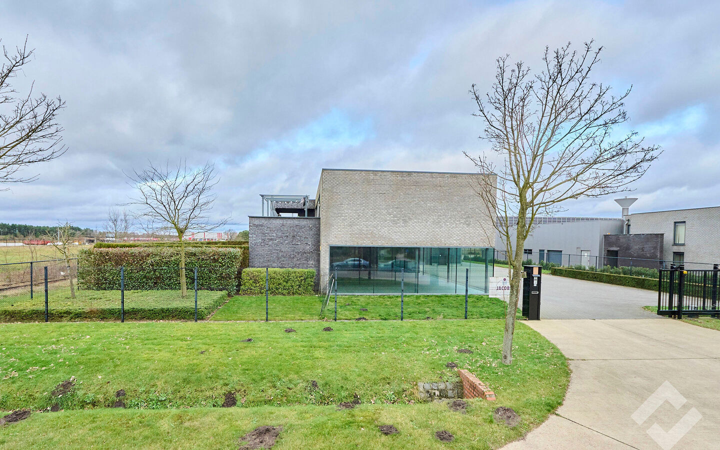 Gebouw voor gemengd gebruik te koop in Lommel