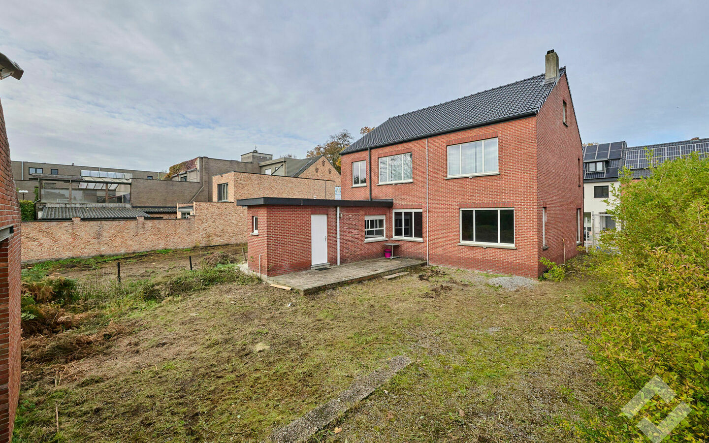 Gebouw voor gemengd gebruik te koop in Lommel