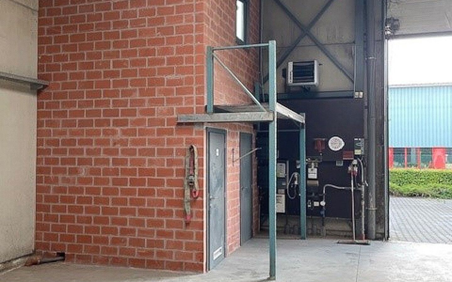 Industrieel gebouw te huur in Dessel