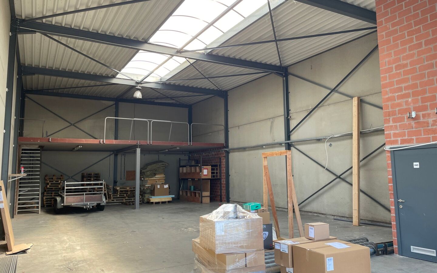 Industrieel gebouw te huur in Dessel