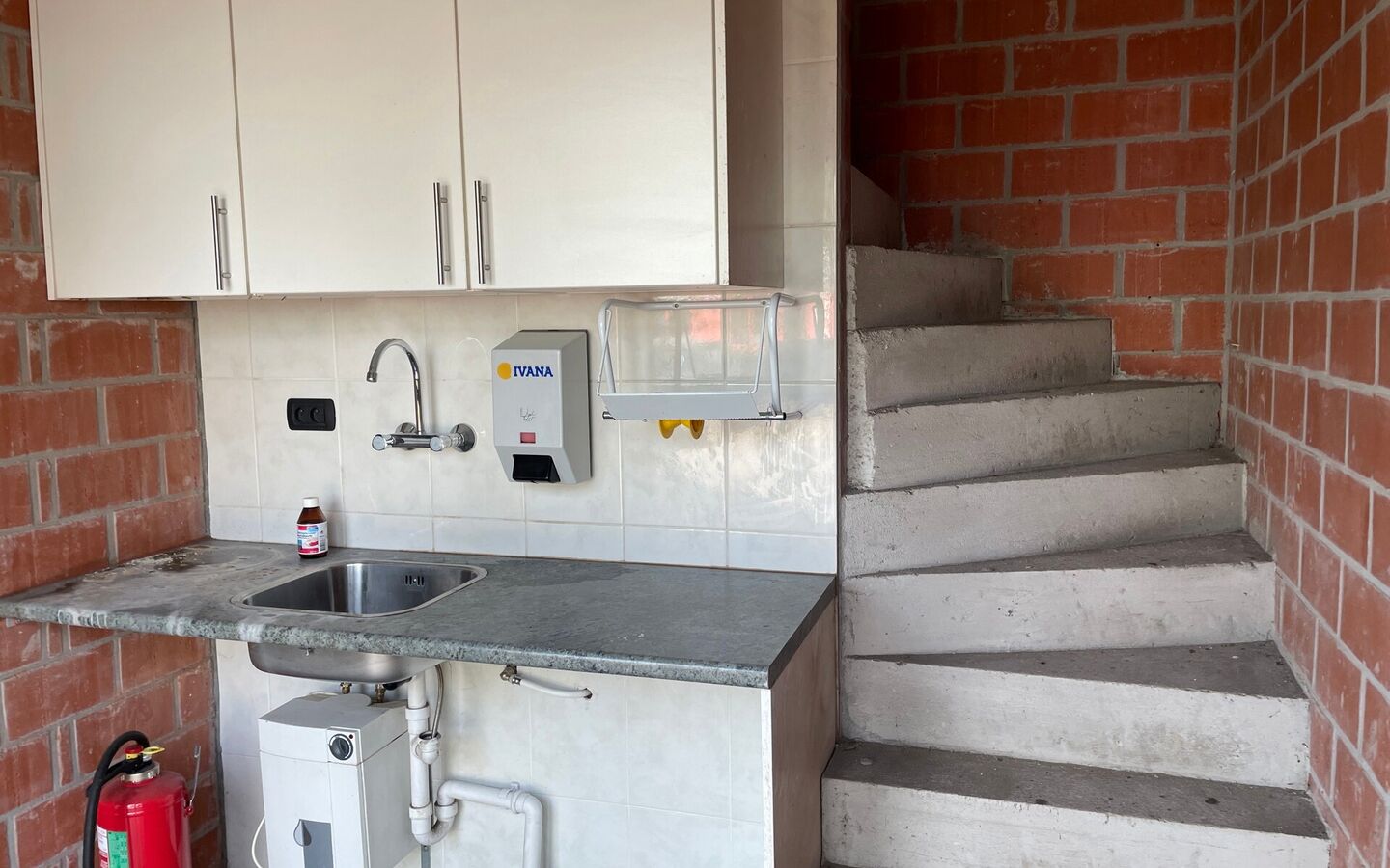 Industrieel gebouw te huur in Dessel