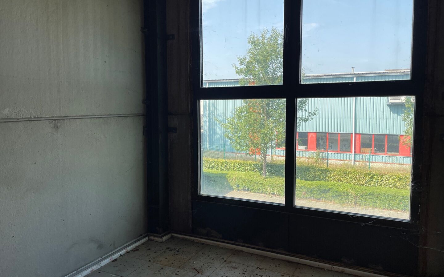 Industrieel gebouw te huur in Dessel