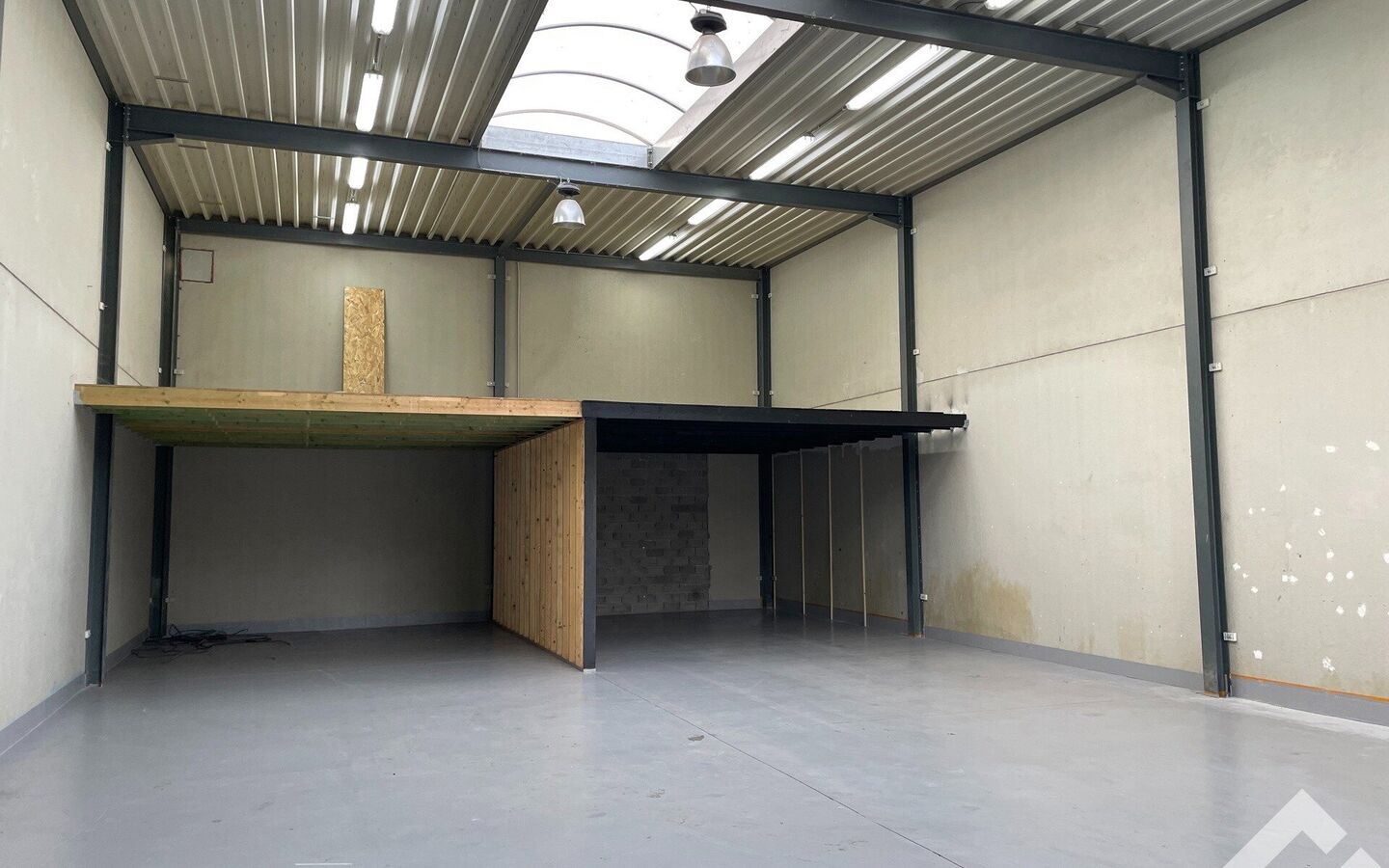 Industrieel gebouw te huur in Dessel