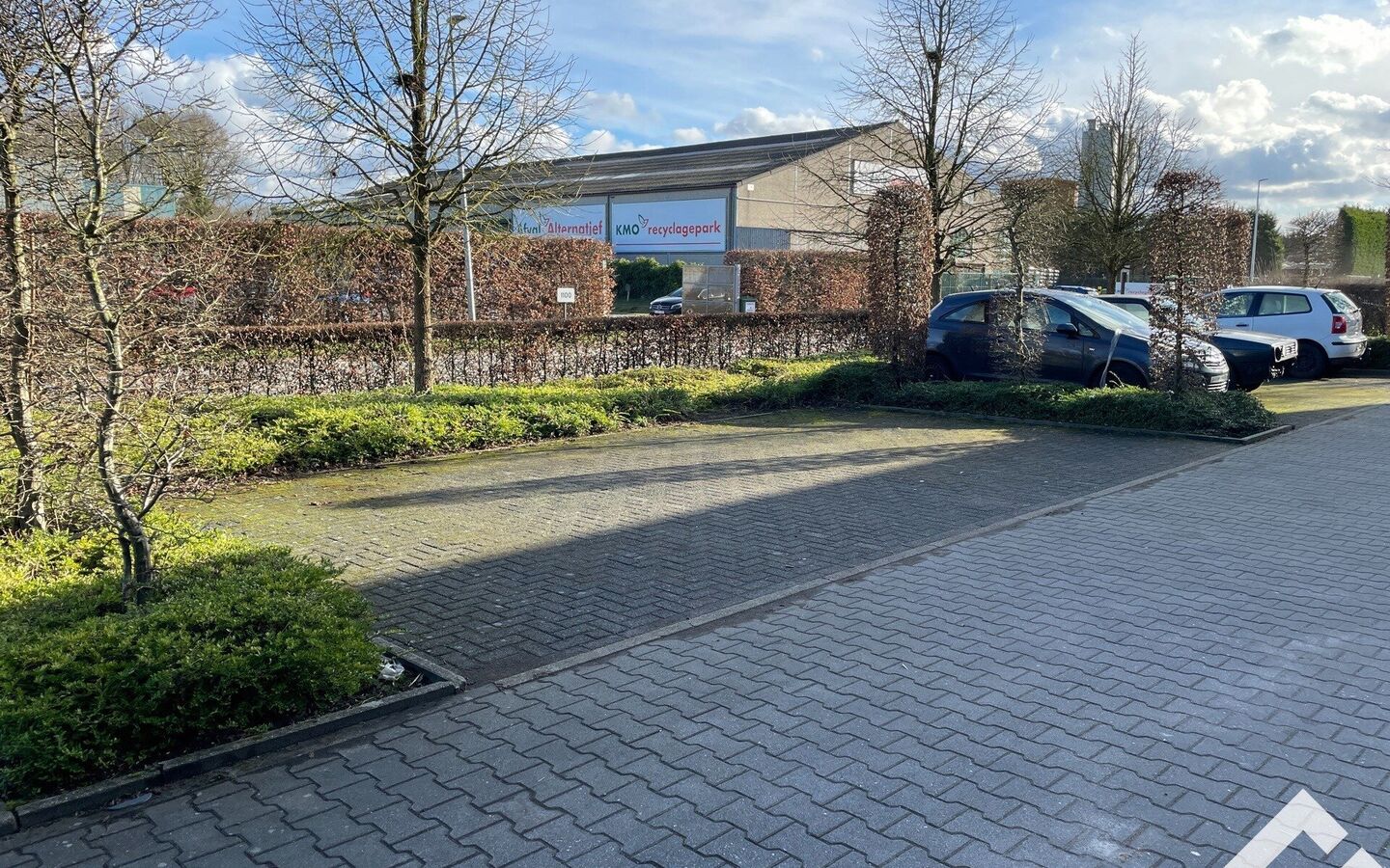 Industrieel gebouw te huur in Dessel