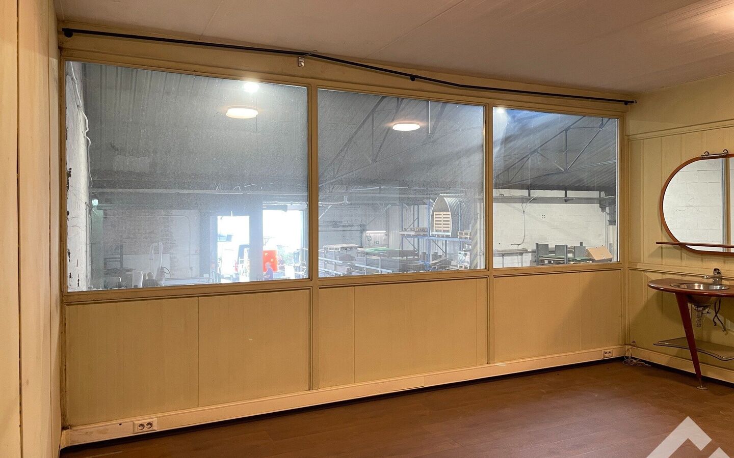 Industrieel gebouw te huur in Mol