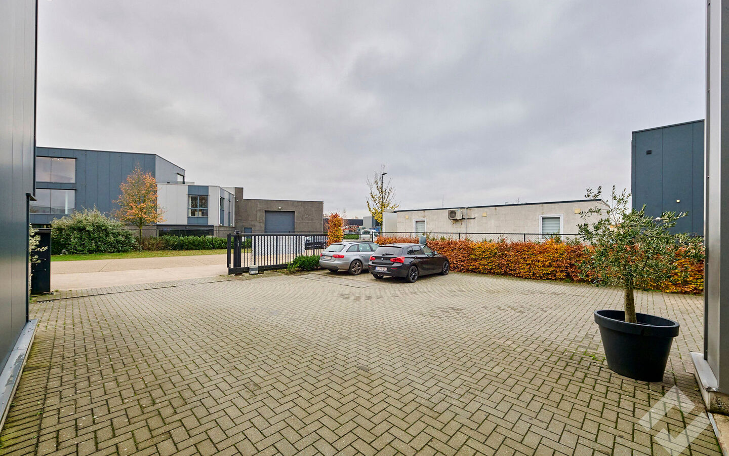 Industrieel gebouw te koop in Lommel