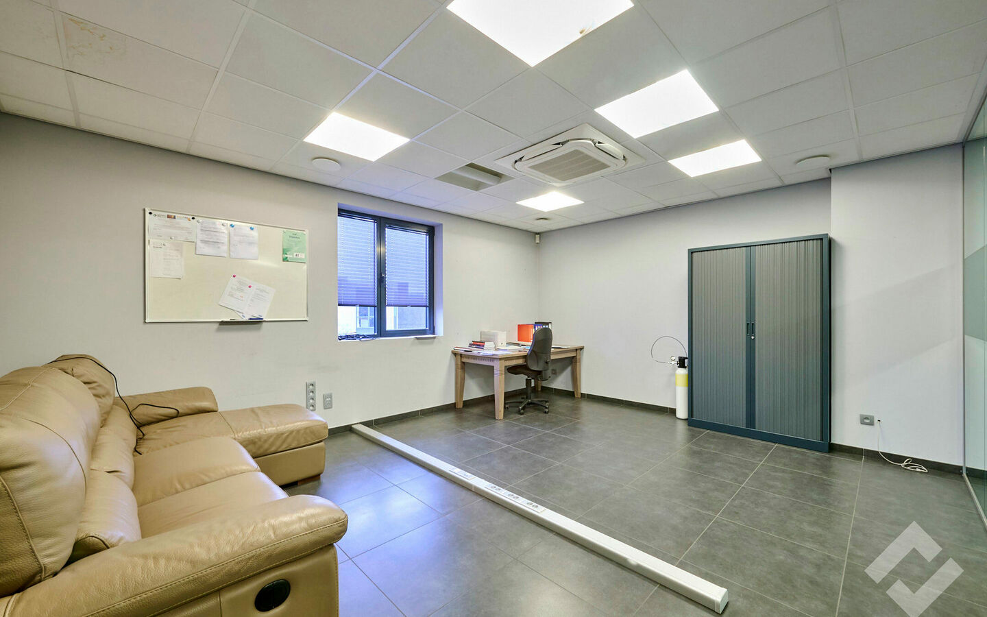 Industrieel gebouw te koop in Lommel