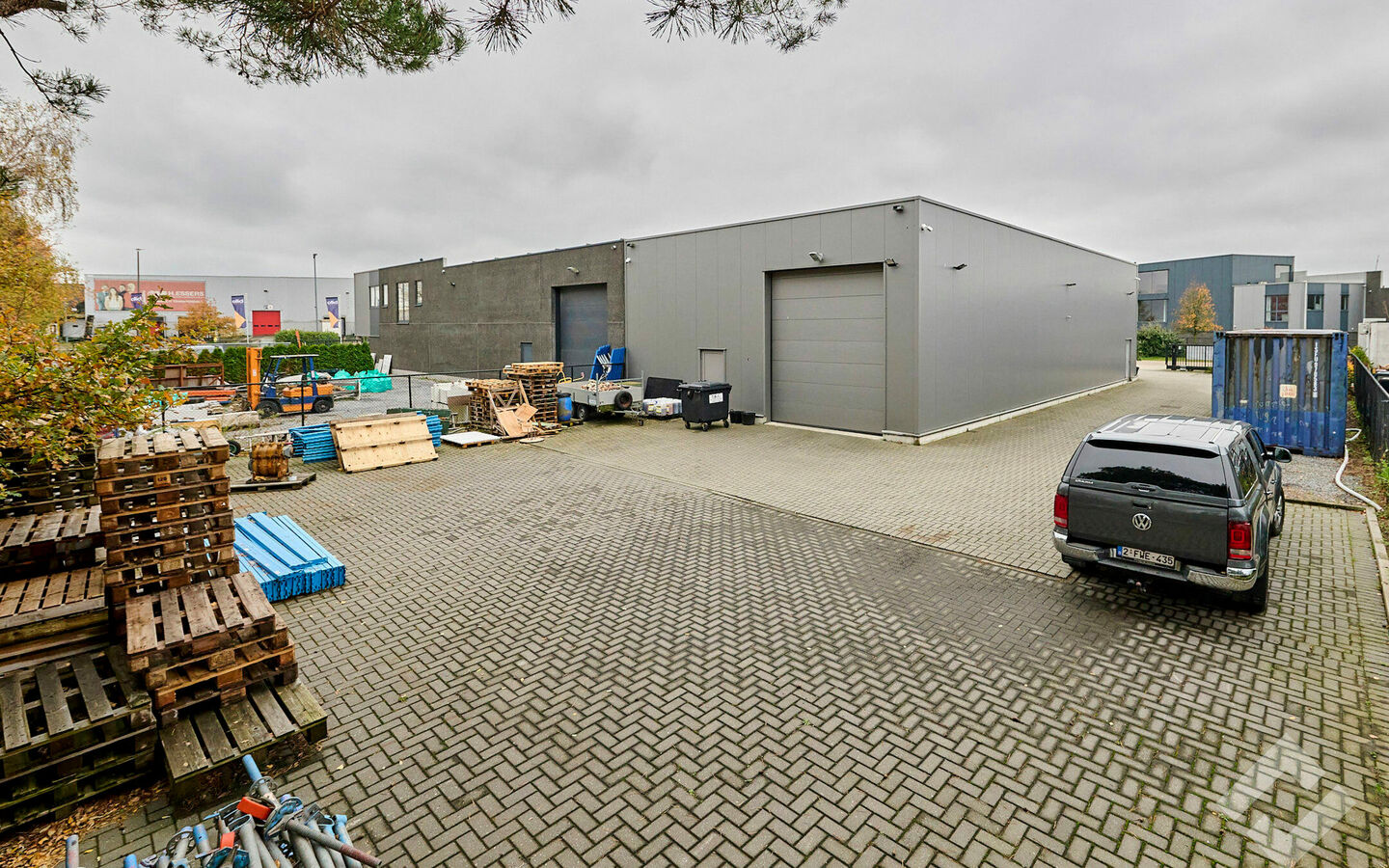 Industrieel gebouw te koop in Lommel