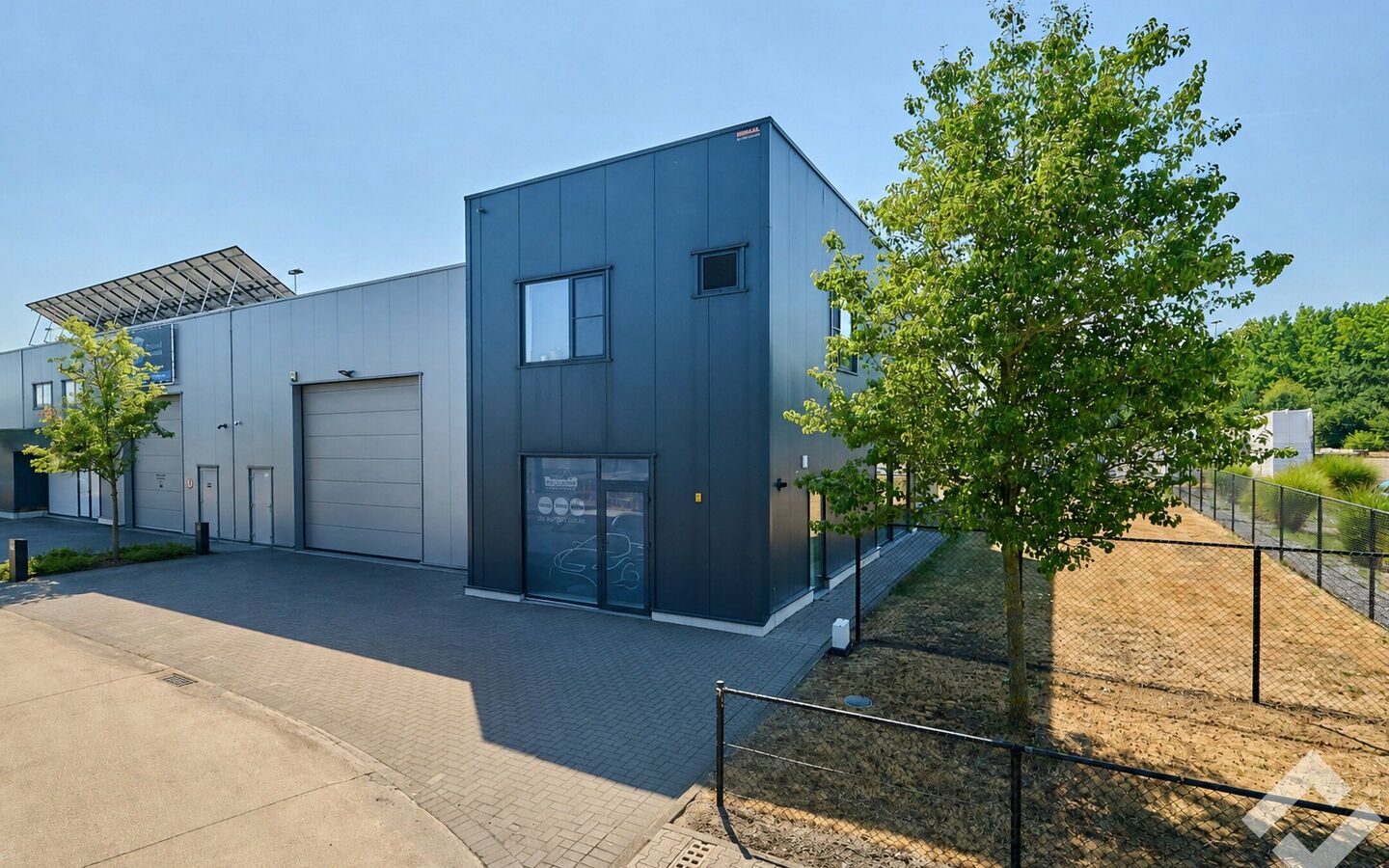 Industrieel gebouw te koop in Lommel