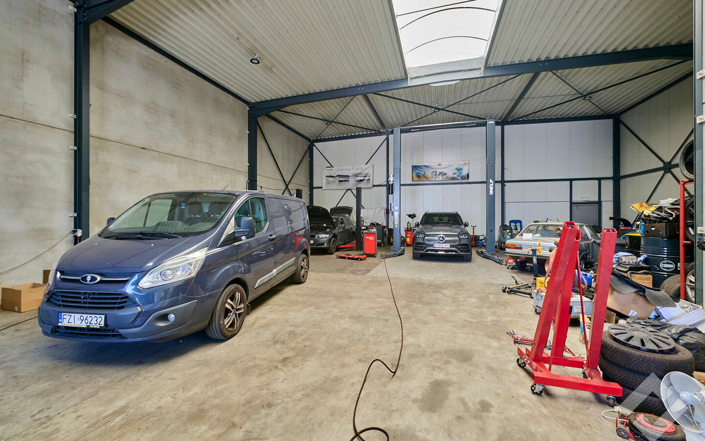 Industrieel gebouw te koop in Lommel