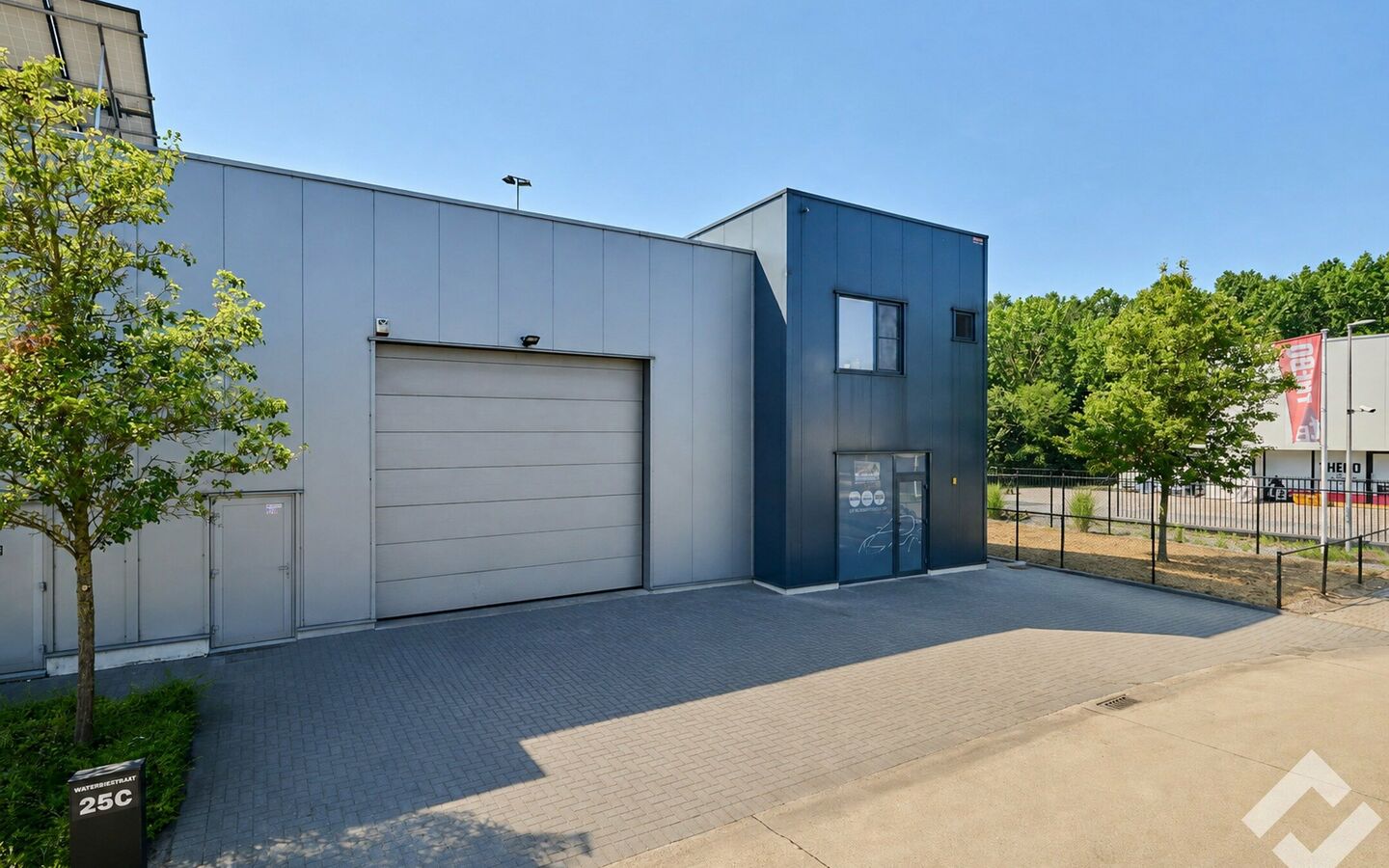 Industrieel gebouw te koop in Lommel