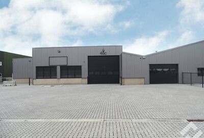 Gebouw voor gemengd gebruik te huur in Dessel
