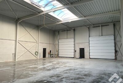 Industrieel gebouw te huur in Bree