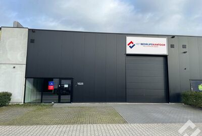 Industrieel gebouw te huur in Overpelt