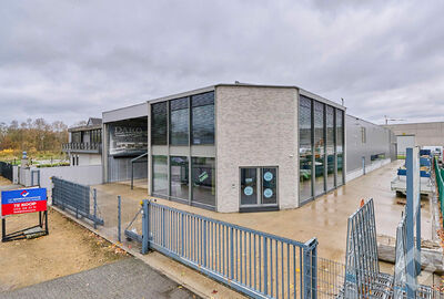 Industrieel gebouw te koop in Balen